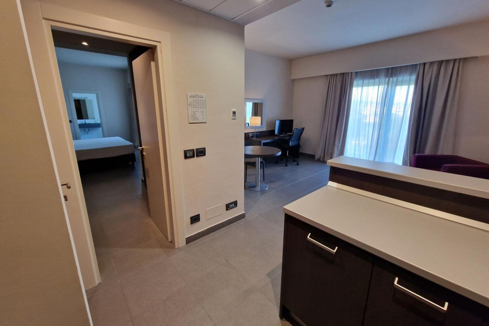 Inn Naples Airport Gricignano dʼAversa Екстериор снимка