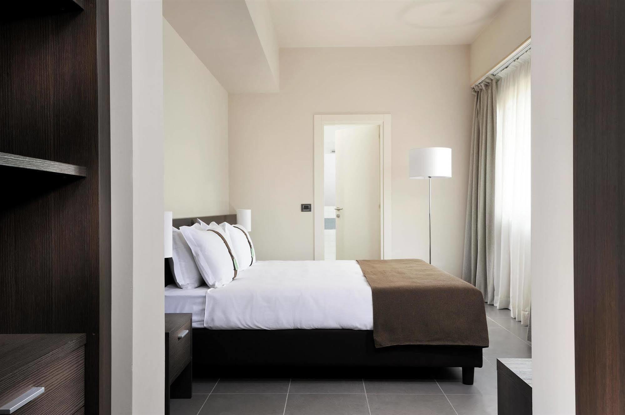 Inn Naples Airport Gricignano dʼAversa Екстериор снимка